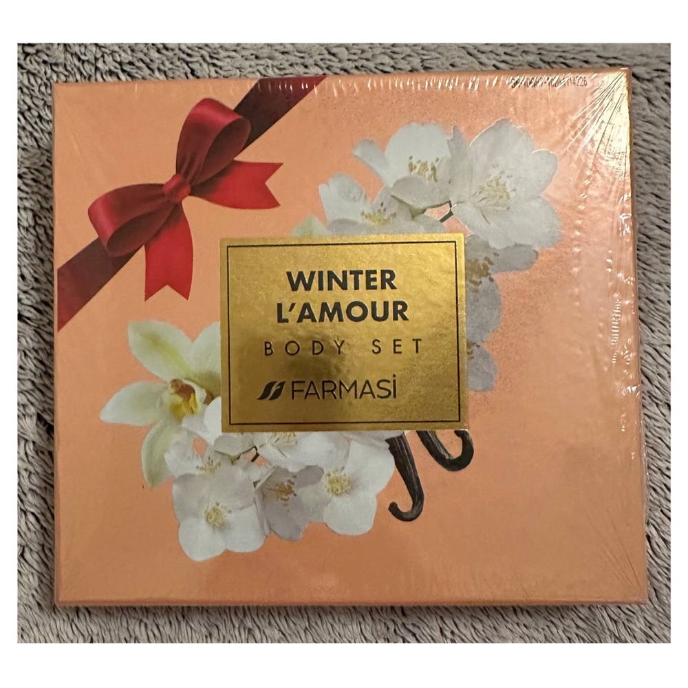 Farmasi Winter L’Amour Body Set